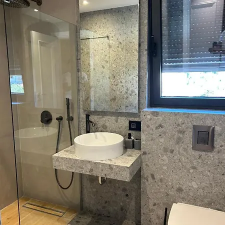 Noa Seaside Apartment Tivat Exterior photo